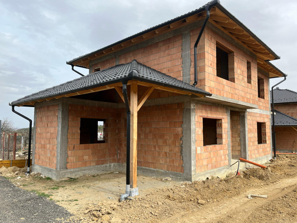 Casă Individuală LA UN PREȚ BOMBĂ - 130 mp utili - 115.000 EURO