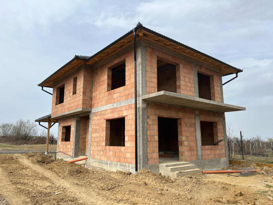Casă Individuală LA UN PREȚ BOMBĂ - 130 mp utili - 115.000 EURO