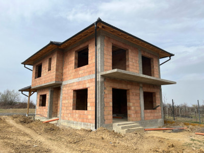 Casă Individuală LA UN PREȚ BOMBĂ - 130 mp utili - 115.000 EURO