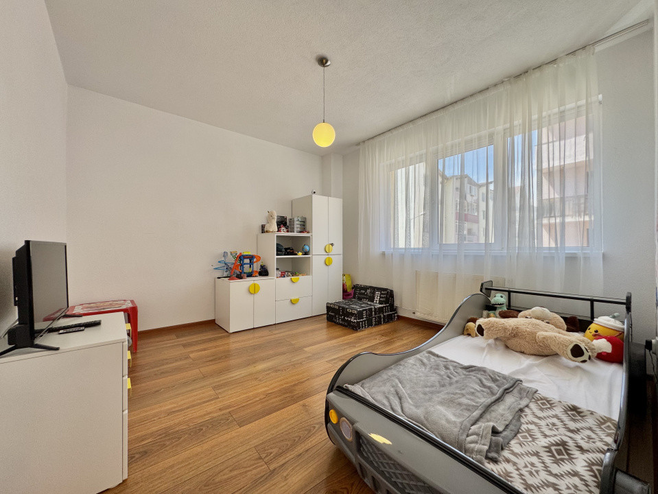APARTAMENT 3 CAMERE - ETAJ 1 - 72 MP UTILI