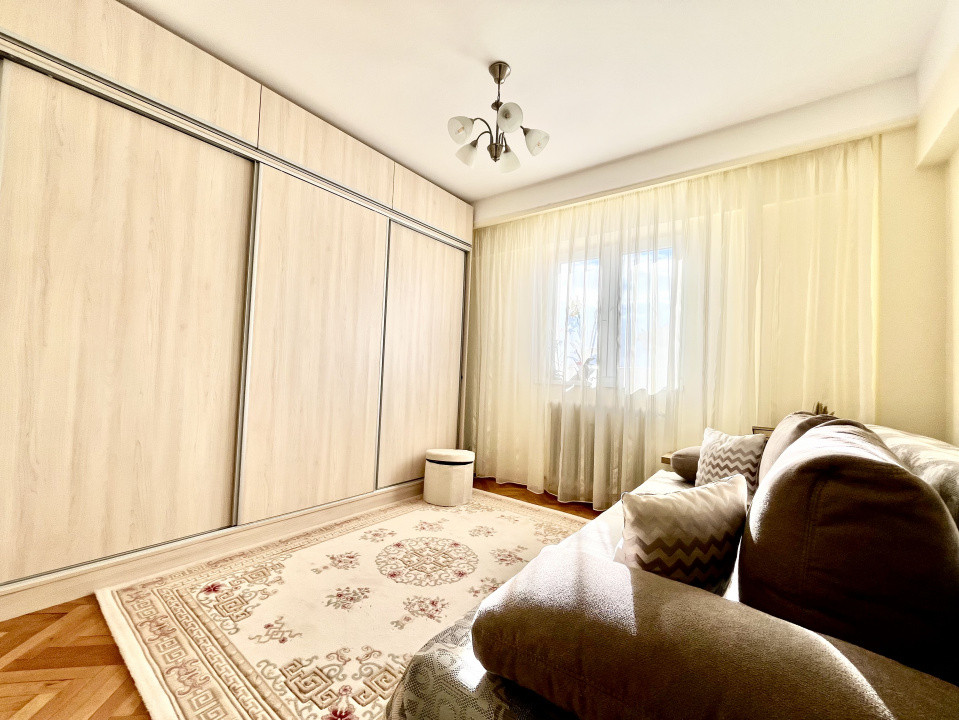 Apartament 3 camere - Victoriei/Sub Arini