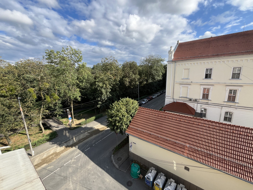 Apartament 3 camere - Victoriei/Sub Arini