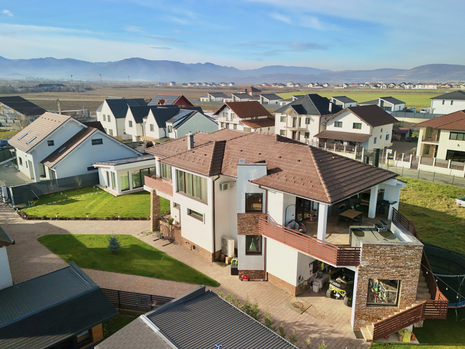 Casǎ de Lux - 1084 mp teren - 275 mp utili + Pod + Saunǎ + Studio Yoga