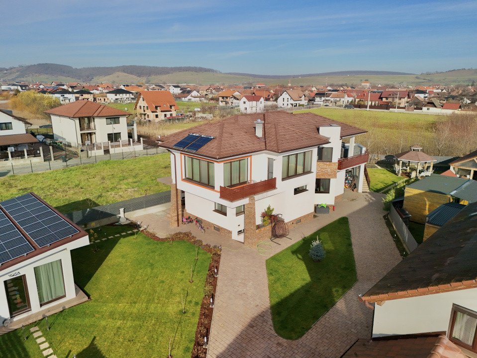 Casǎ de Lux - 1084 mp teren - 275 mp utili + Pod + Saunǎ + Studio Yoga