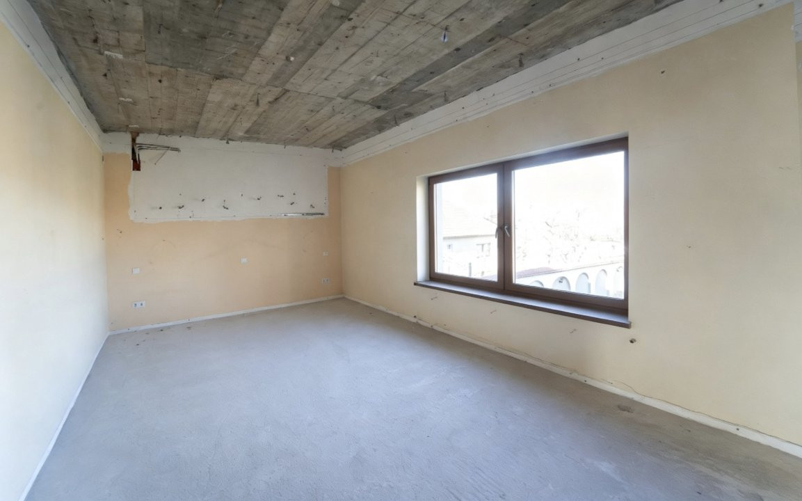 Oportunitate Majoră de Investiție - 709 mp Utili și  1564 mp Teren 