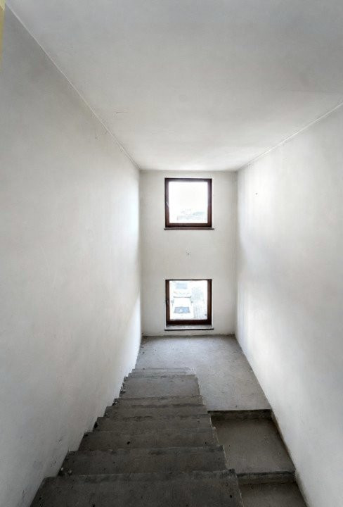 Oportunitate Majoră de Investiție - 709 mp Utili și  1564 mp Teren 