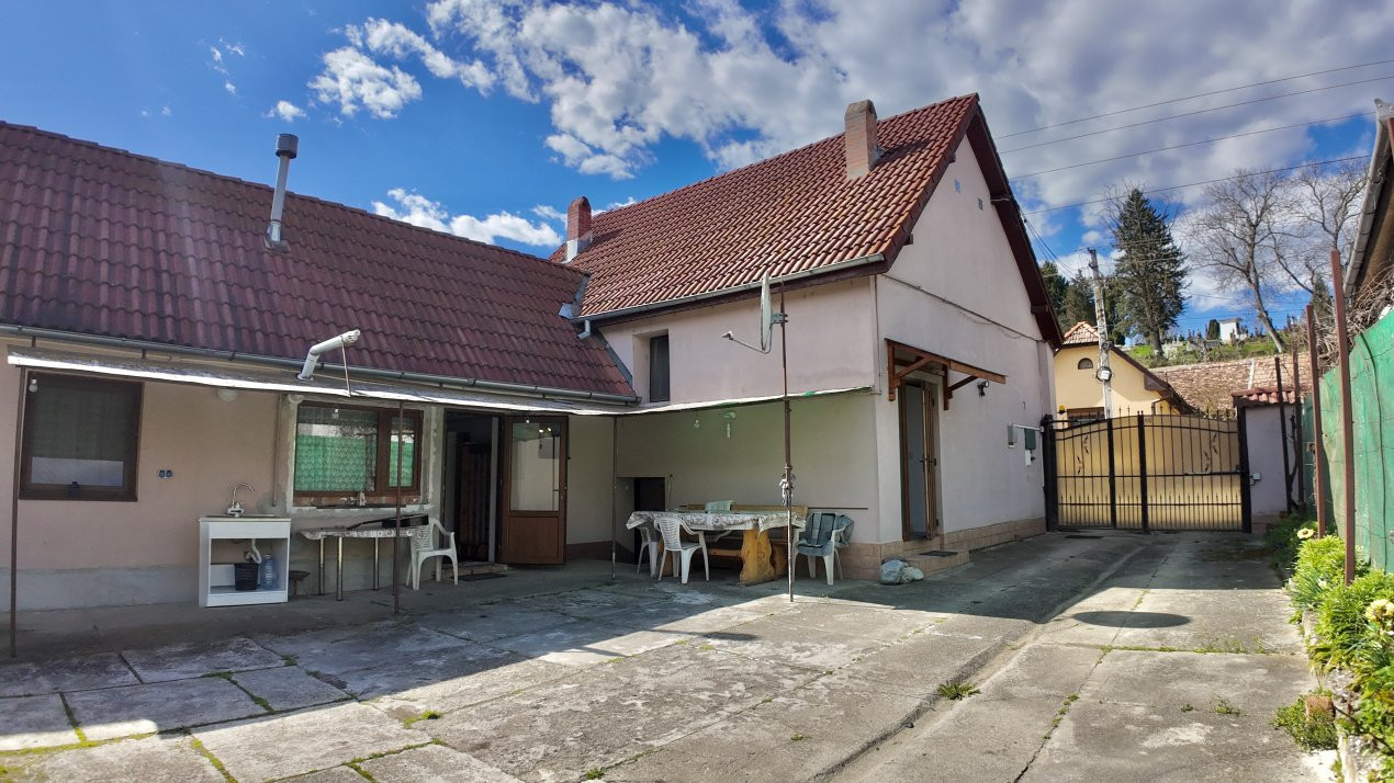  Casă 4 camere|Grădină 1600m | Vedere Făgăraș | Săcădate| 25 min Sibiu