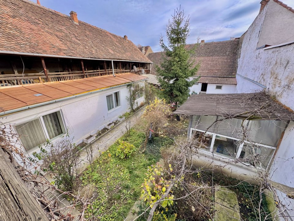 Casă 266 mp teren 800 mp - Cisnadie - locuință sau pensiune