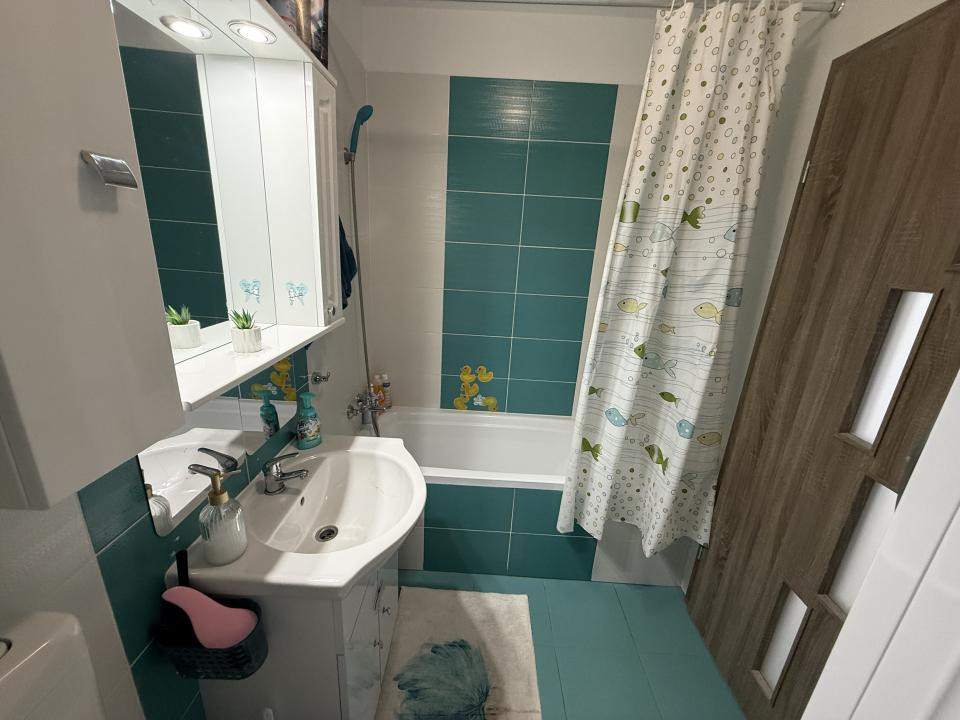 Apartament 3 camere - Etaj 2 - Bloc cu lift